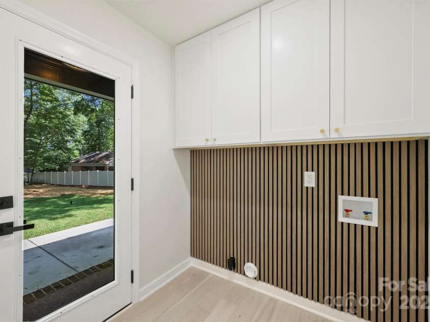 811 Ashmeade Road, Charlotte, NC 28211.  MLS# CAR4272071, YatesRealty ID 23940. 