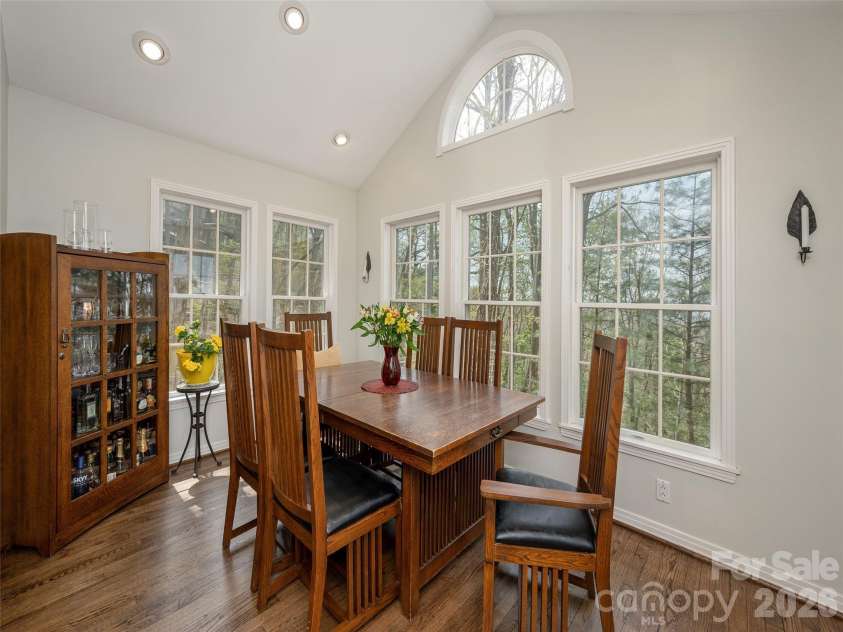 403 Cherokee Road, Asheville, NC 28804.  MLS# CAR4367190, YatesRealty ID 23941. Dining Room with Palladium Window