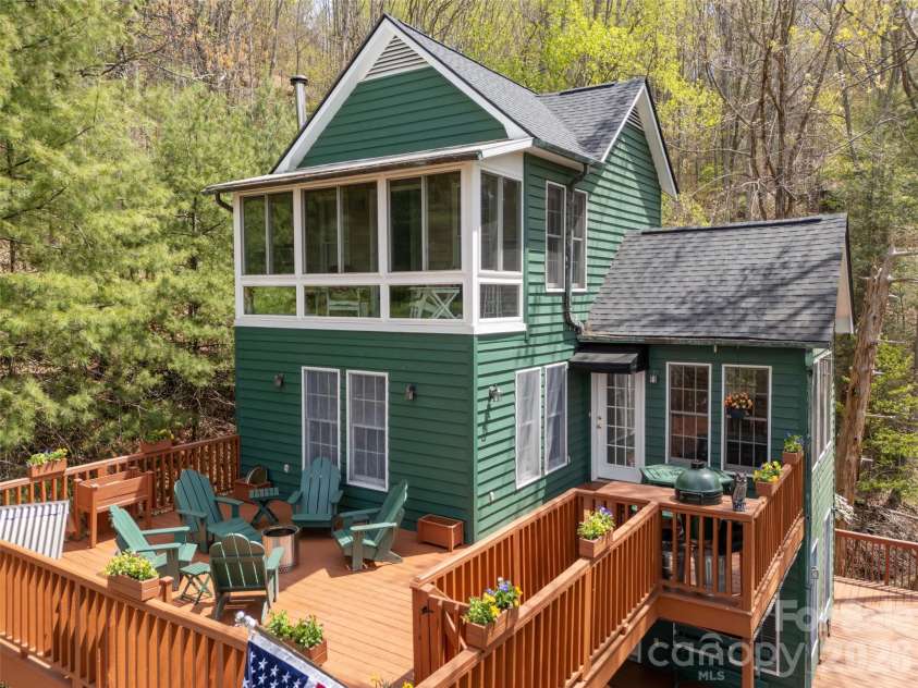 403 Cherokee Road, Asheville, NC 28804.  MLS# CAR4367190, YatesRealty ID 23941. Live Outside