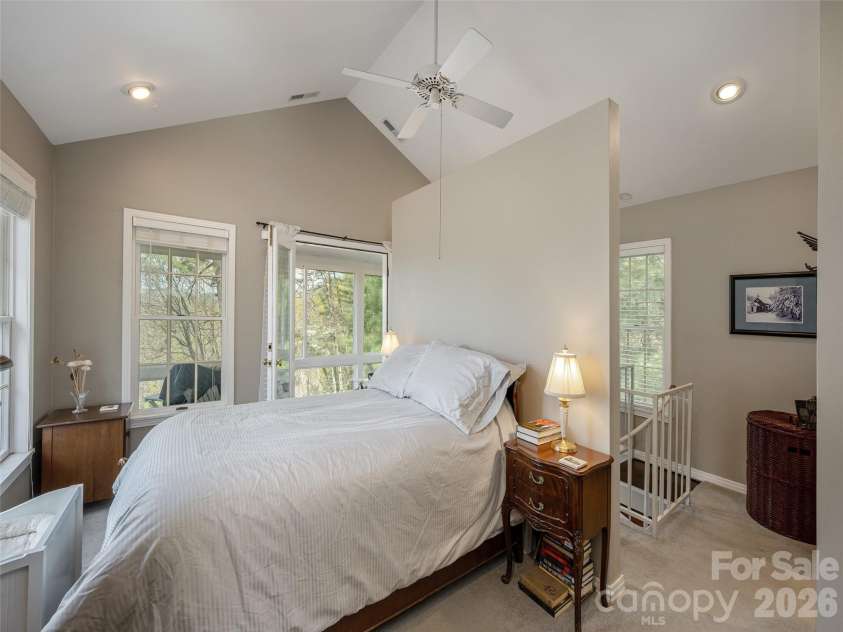 403 Cherokee Road, Asheville, NC 28804.  MLS# CAR4367190, YatesRealty ID 23941. Primary Bedroom
