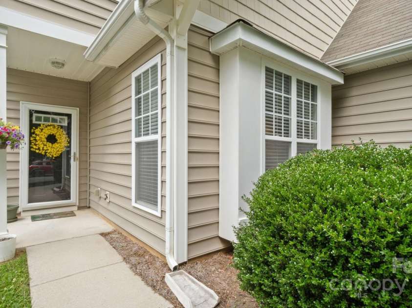 424 Paperbark Lane, Rock Hill, SC 29732.  MLS# CAR4266335, YatesRealty ID 23941. 