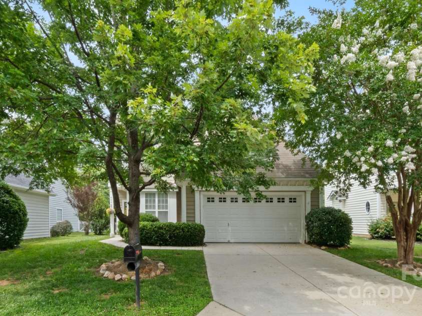 424 Paperbark Lane, Rock Hill, SC 29732.  MLS# CAR4266335, YatesRealty ID 23941. 