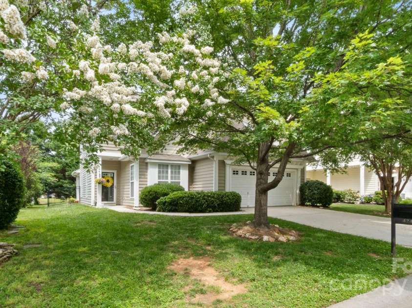 424 Paperbark Lane, Rock Hill, SC 29732.  MLS# CAR4266335, YatesRealty ID 23941. 
