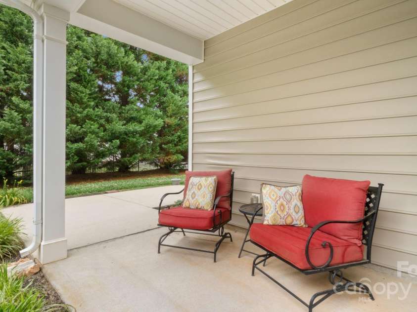 424 Paperbark Lane, Rock Hill, SC 29732.  MLS# CAR4266335, YatesRealty ID 23941. 