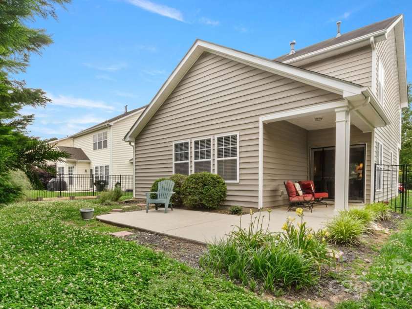 424 Paperbark Lane, Rock Hill, SC 29732.  MLS# CAR4266335, YatesRealty ID 23941. 