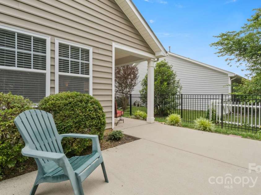 424 Paperbark Lane, Rock Hill, SC 29732.  MLS# CAR4266335, YatesRealty ID 23941. 