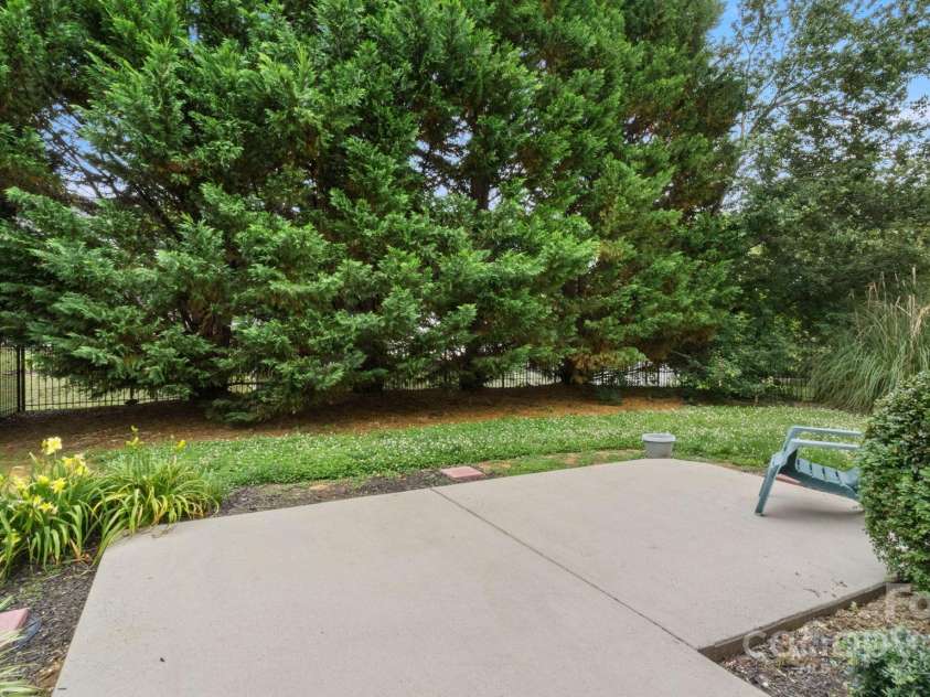 424 Paperbark Lane, Rock Hill, SC 29732.  MLS# CAR4266335, YatesRealty ID 23941. 