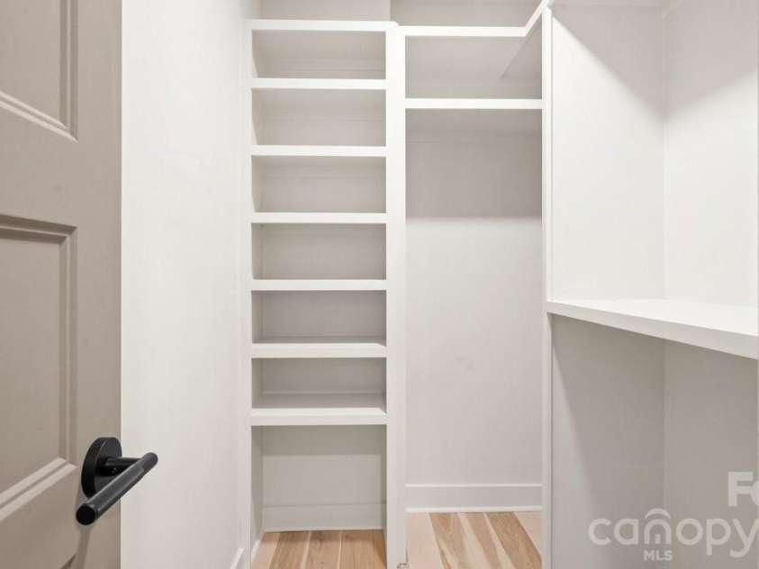 3400 Campbell Drive, Charlotte, NC 28205.  MLS# CAR4381330, YatesRealty ID 23942. 