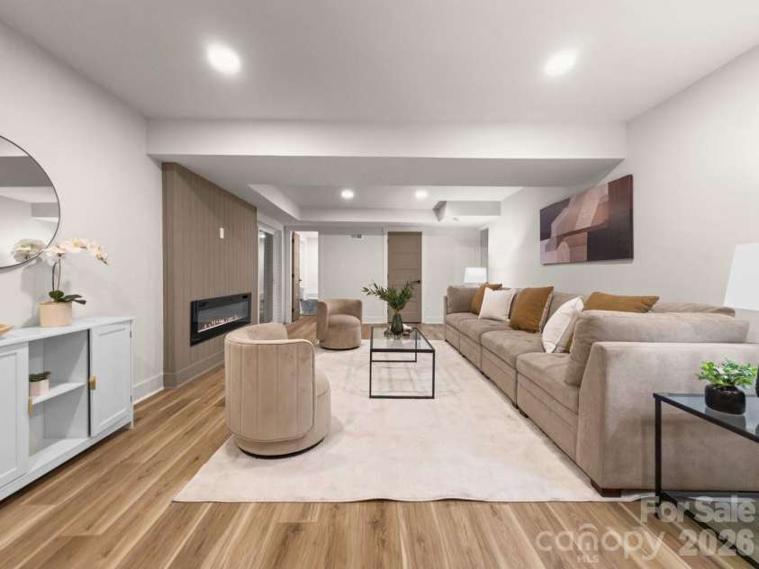 3400 Campbell Drive, Charlotte, NC 28205.  MLS# CAR4381330, YatesRealty ID 23942. 
