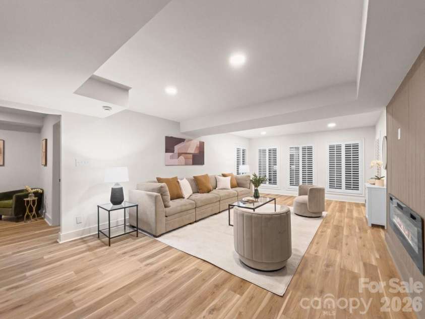 3400 Campbell Drive, Charlotte, NC 28205.  MLS# CAR4381330, YatesRealty ID 23942. 