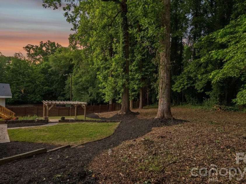 3400 Campbell Drive, Charlotte, NC 28205.  MLS# CAR4381330, YatesRealty ID 23942. 