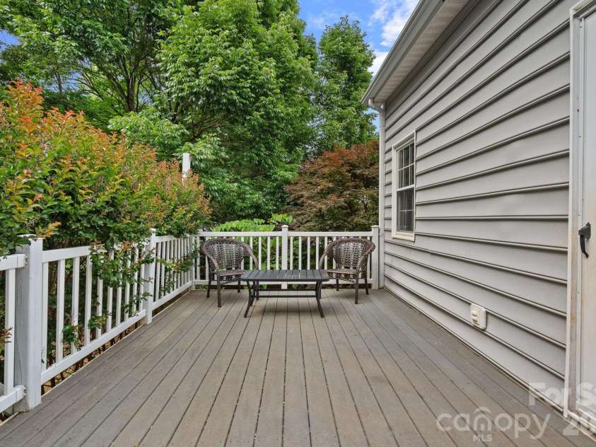 207 Kilborne Road, Mooresville, NC 28117.  MLS# CAR4373290, YatesRealty ID 23944. Beck Deck