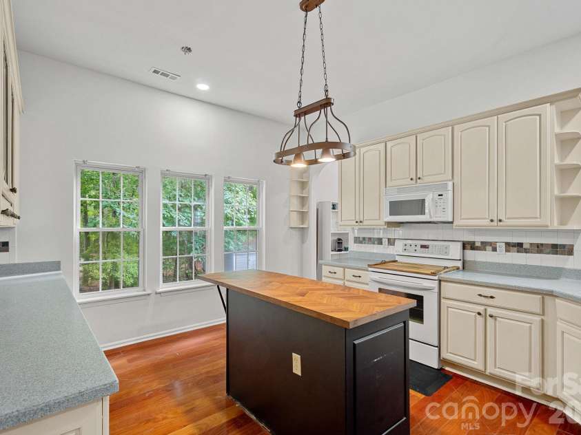 207 Kilborne Road, Mooresville, NC 28117.  MLS# CAR4373290, YatesRealty ID 23944. Kitchen 