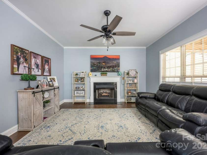 908 Carole Summey Drive, Dallas, NC 28034.  MLS# CAR4245869, YatesRealty ID 23944. 