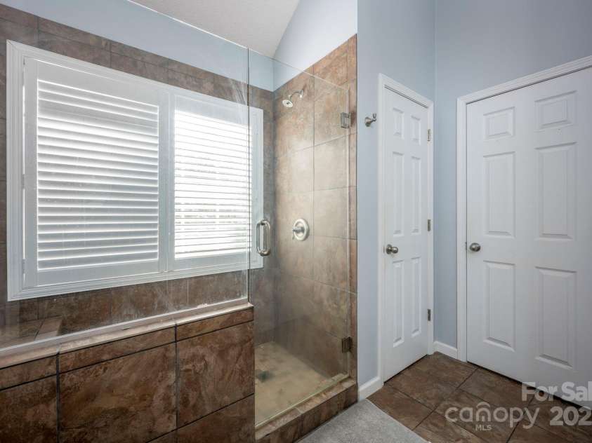 908 Carole Summey Drive, Dallas, NC 28034.  MLS# CAR4245869, YatesRealty ID 23944. 