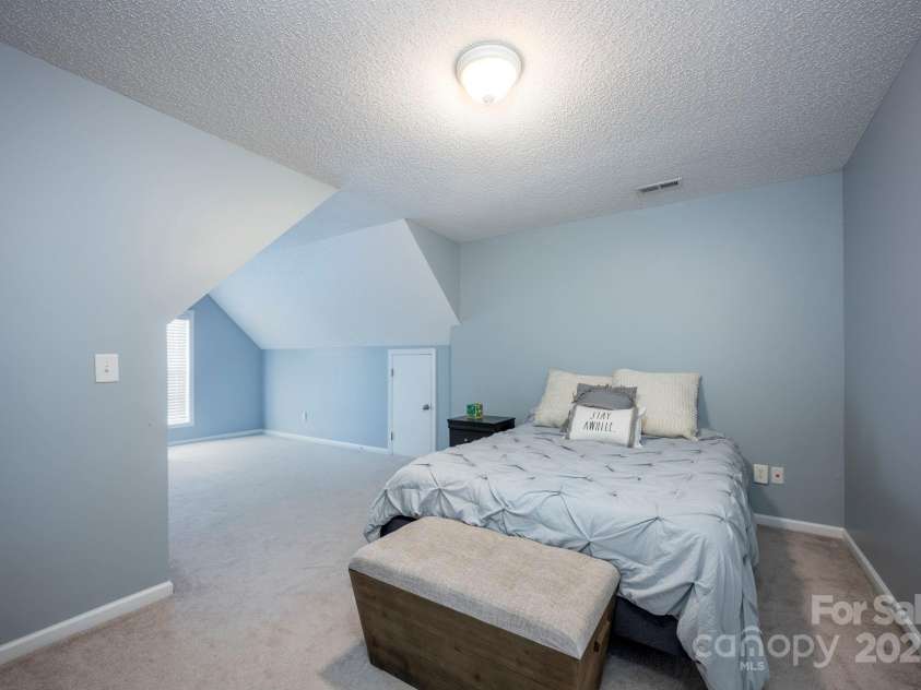 908 Carole Summey Drive, Dallas, NC 28034.  MLS# CAR4245869, YatesRealty ID 23944. 