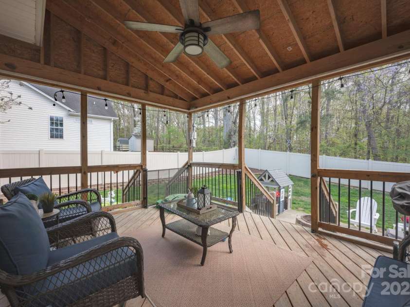 908 Carole Summey Drive, Dallas, NC 28034.  MLS# CAR4245869, YatesRealty ID 23944. 