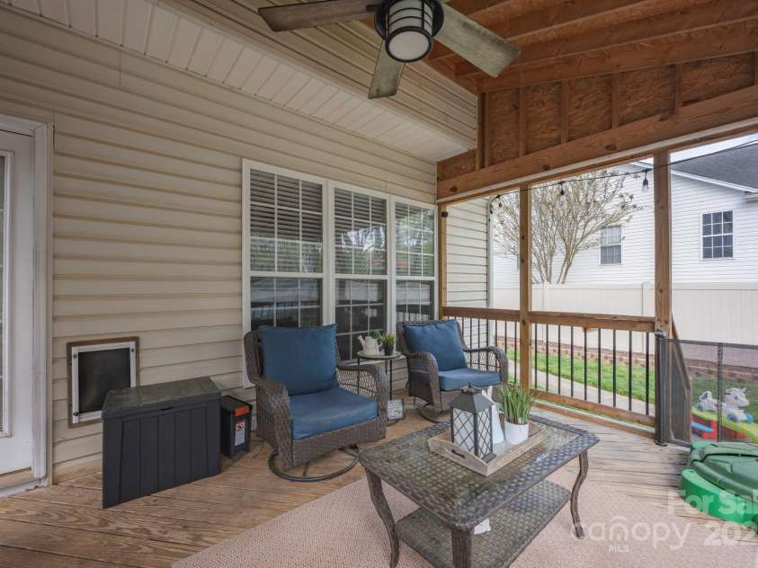 908 Carole Summey Drive, Dallas, NC 28034.  MLS# CAR4245869, YatesRealty ID 23944. 