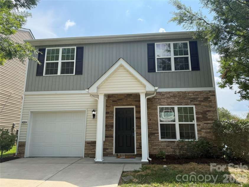14304 Evening Flight Lane, Charlotte, NC 28262.  MLS# CAR4419208, YatesRealty ID 23945. 