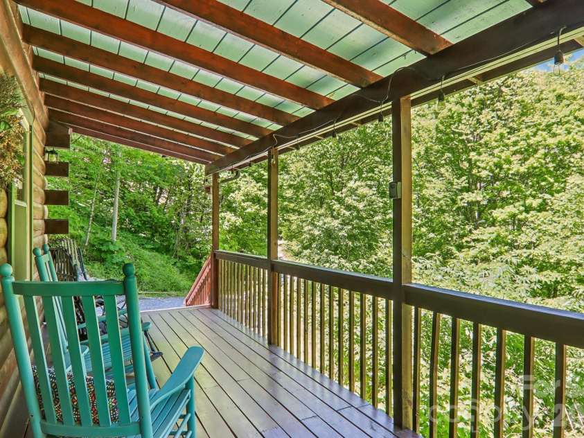 152 Trails End Lane, Maggie Valley, NC 28751.  MLS# CAR4380988, YatesRealty ID 23946. 