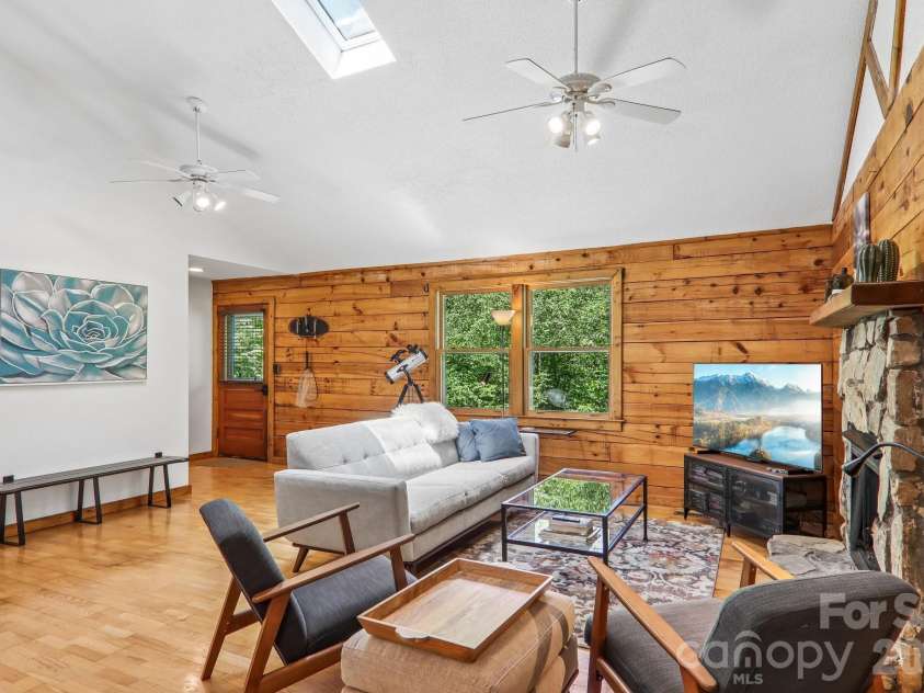 152 Trails End Lane, Maggie Valley, NC 28751.  MLS# CAR4380988, YatesRealty ID 23946. 