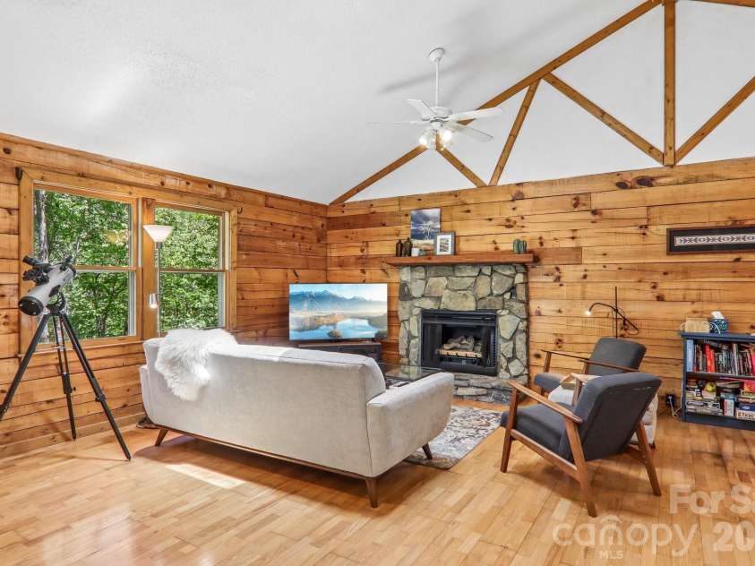 152 Trails End Lane, Maggie Valley, NC 28751.  MLS# CAR4380988, YatesRealty ID 23946. 