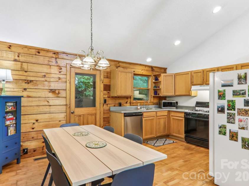 152 Trails End Lane, Maggie Valley, NC 28751.  MLS# CAR4380988, YatesRealty ID 23946. 