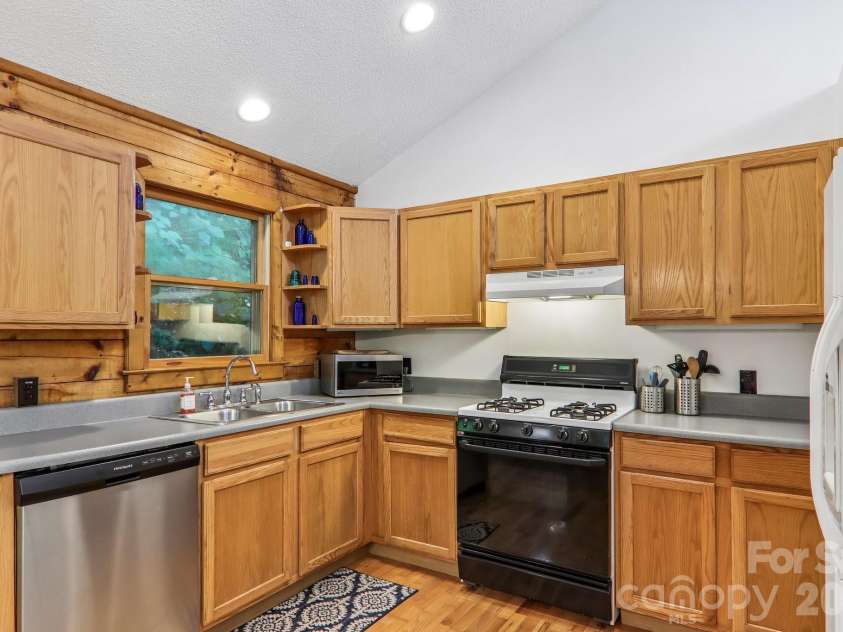 152 Trails End Lane, Maggie Valley, NC 28751.  MLS# CAR4380988, YatesRealty ID 23946. 
