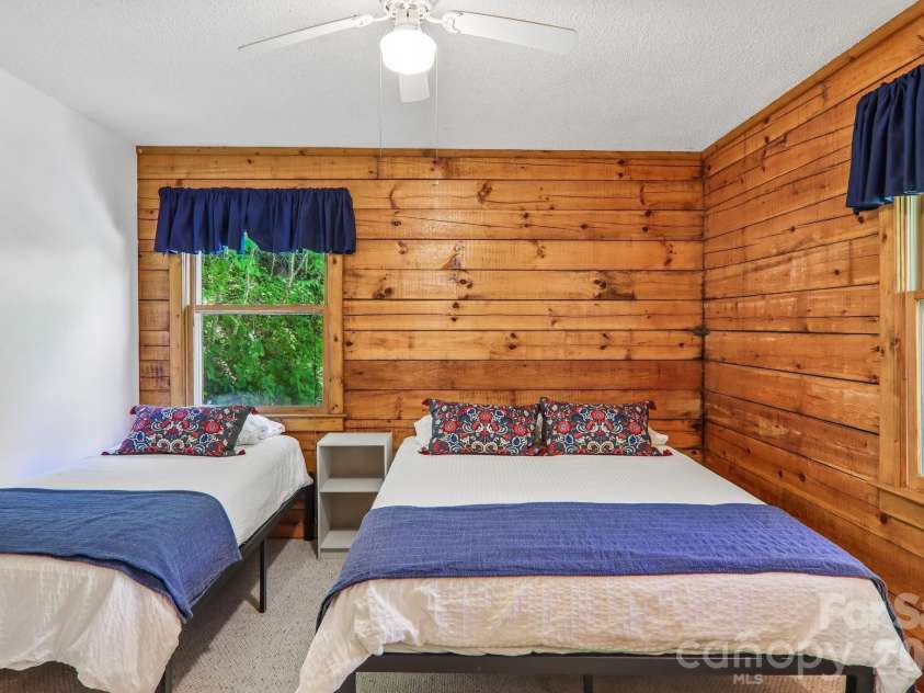 152 Trails End Lane, Maggie Valley, NC 28751.  MLS# CAR4380988, YatesRealty ID 23946. 