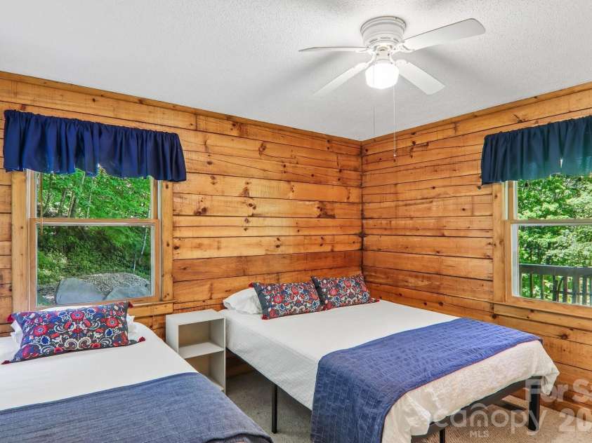 152 Trails End Lane, Maggie Valley, NC 28751.  MLS# CAR4380988, YatesRealty ID 23946. 