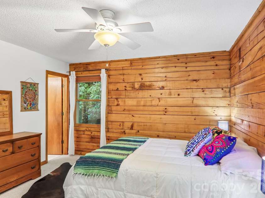 152 Trails End Lane, Maggie Valley, NC 28751.  MLS# CAR4380988, YatesRealty ID 23946. 