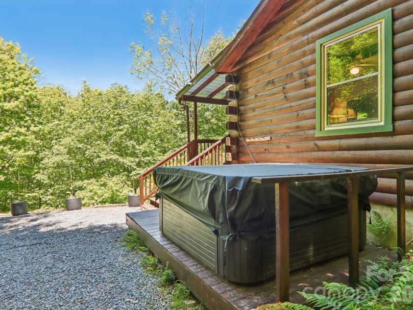 152 Trails End Lane, Maggie Valley, NC 28751.  MLS# CAR4380988, YatesRealty ID 23946. 