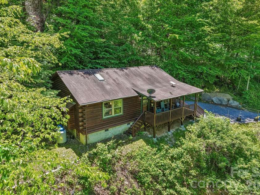 152 Trails End Lane, Maggie Valley, NC 28751.  MLS# CAR4380988, YatesRealty ID 23946. 