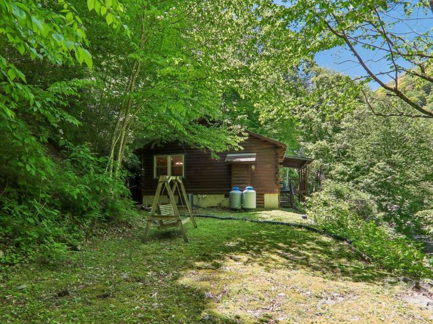 152 Trails End Lane, Maggie Valley, NC 28751.  MLS# CAR4380988, YatesRealty ID 23946. 