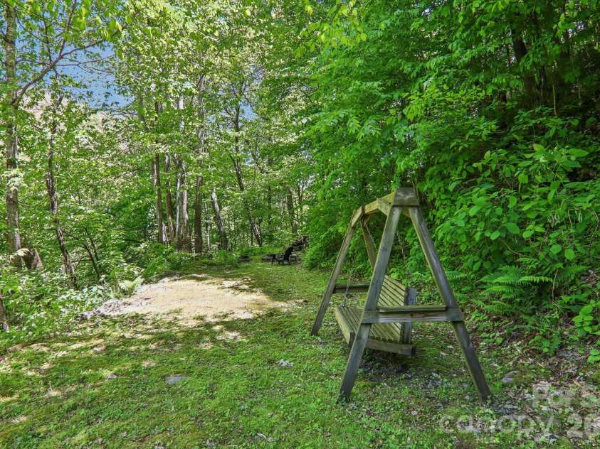 152 Trails End Lane, Maggie Valley, NC 28751.  MLS# CAR4380988, YatesRealty ID 23946. 