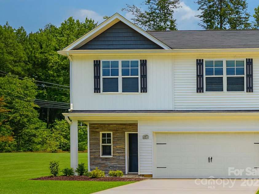 6712 Sugar Creek Road, Charlotte, NC 28269.  MLS# CAR4263225, YatesRealty ID 23946. 