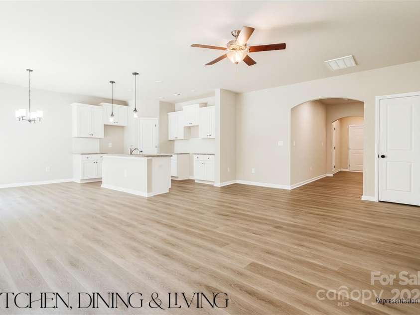 6712 Sugar Creek Road, Charlotte, NC 28269.  MLS# CAR4263225, YatesRealty ID 23946. 