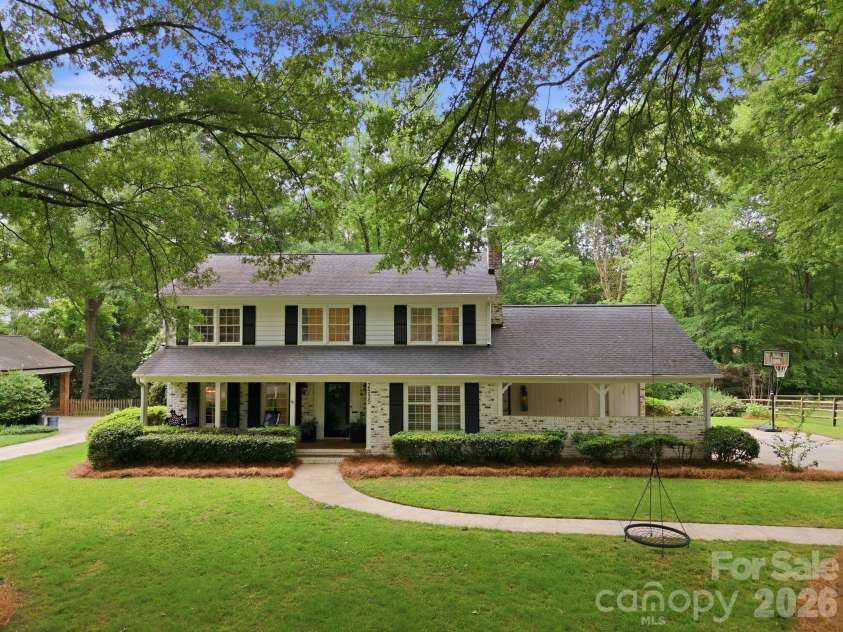 2535 Valencia Terrace, Charlotte, NC 28226.  MLS# CAR4378547, YatesRealty ID 23948. 