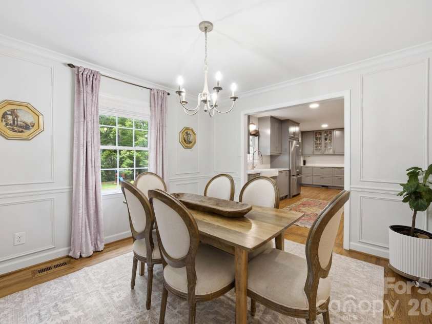 2535 Valencia Terrace, Charlotte, NC 28226.  MLS# CAR4378547, YatesRealty ID 23948. 
