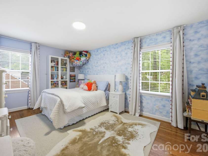 2535 Valencia Terrace, Charlotte, NC 28226.  MLS# CAR4378547, YatesRealty ID 23948. 