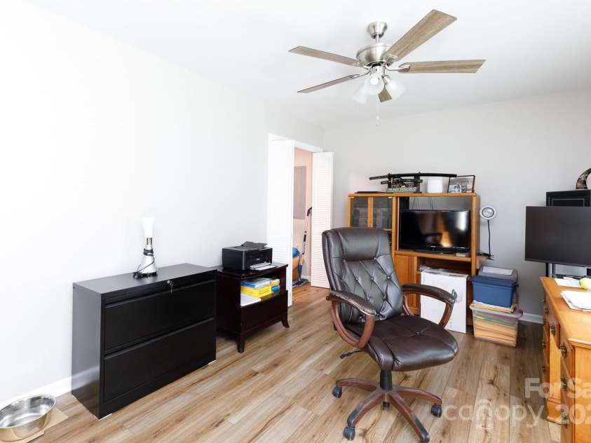 2949 Glenstone Drive, Rock Hill, SC 29730.  MLS# CAR4276328, YatesRealty ID 23948. 