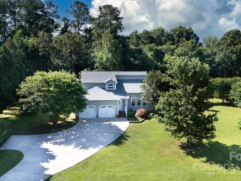 2949 Glenstone Drive, Rock Hill, SC 29730.  MLS# CAR4276328, YatesRealty ID 23948. 