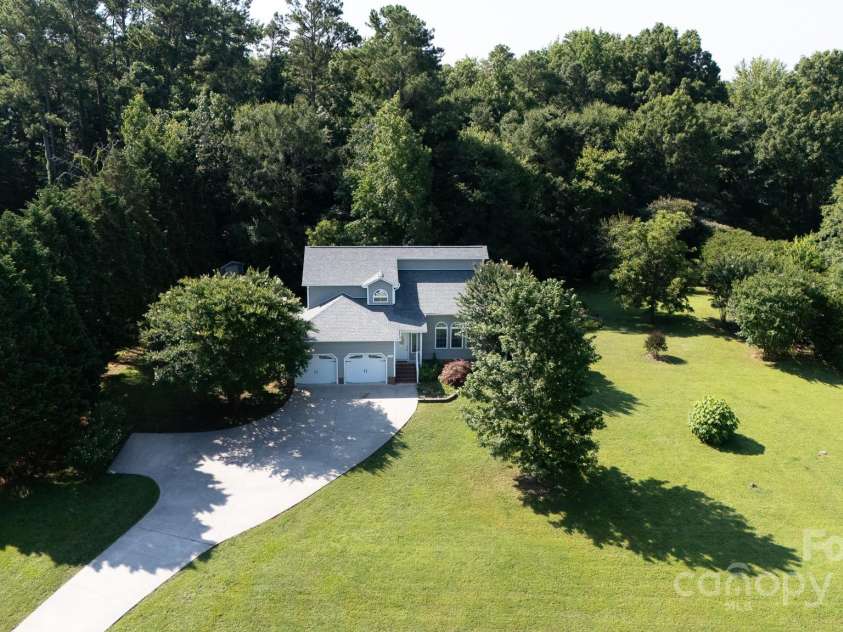 2949 Glenstone Drive, Rock Hill, SC 29730.  MLS# CAR4276328, YatesRealty ID 23948. 