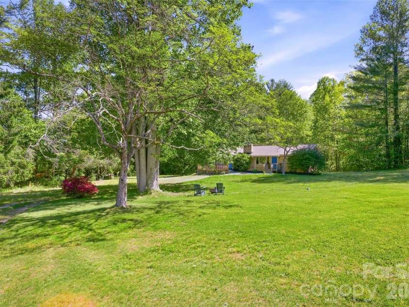 115 Field Sparrow Lane, Hendersonville, NC 28792.  MLS# CAR4373308, YatesRealty ID 23949. 