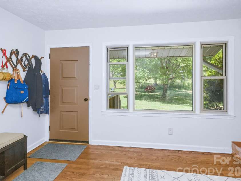 115 Field Sparrow Lane, Hendersonville, NC 28792.  MLS# CAR4373308, YatesRealty ID 23949. 
