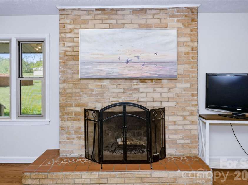 115 Field Sparrow Lane, Hendersonville, NC 28792.  MLS# CAR4373308, YatesRealty ID 23949. 