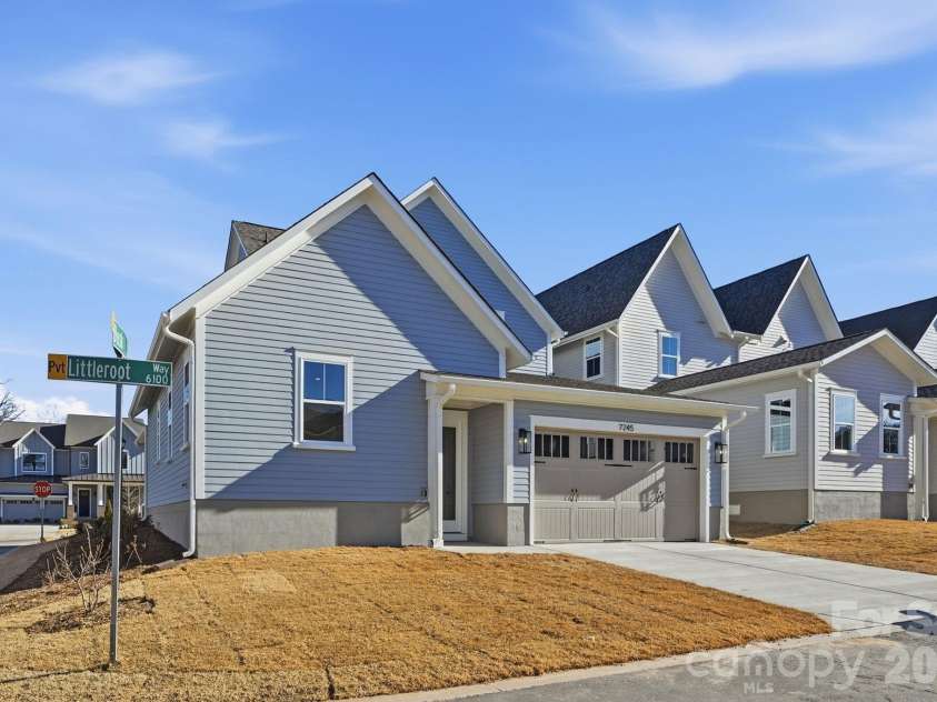 7245 Westrow Avenue, Charlotte, NC 28278.  MLS# CAR4314661, YatesRealty ID 2395. Well appointed corner lot home featuring a rear alley garage and driveway for added convenience. 