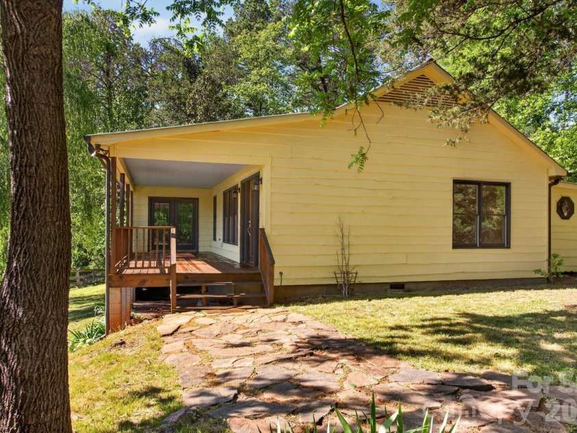 3205 Collinsville Road, Columbus, NC 28722.  MLS# CAR4378818, YatesRealty ID 23951. 