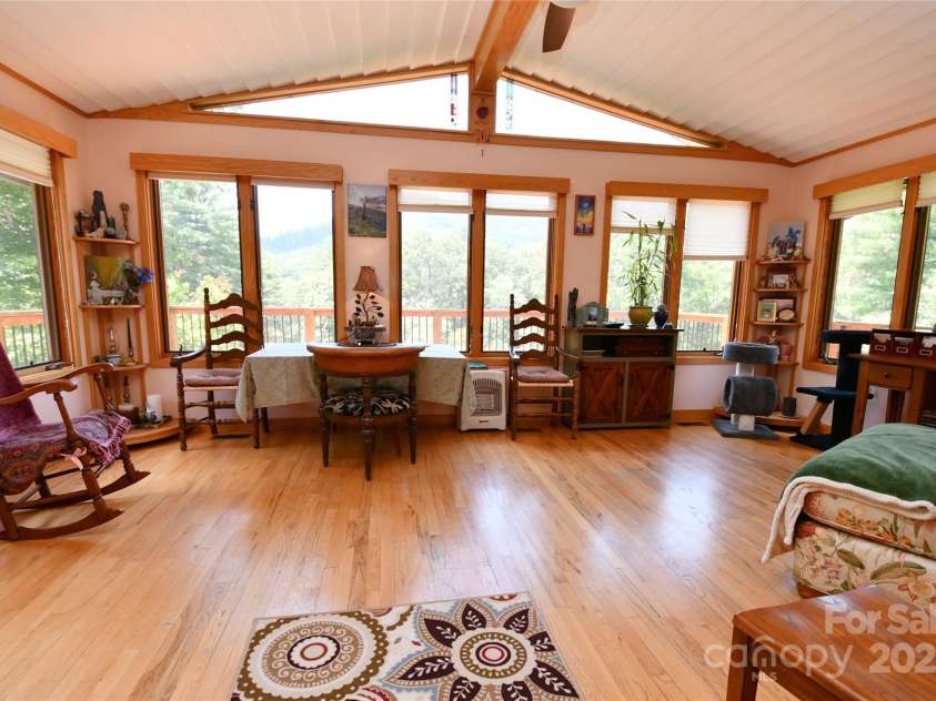 109 Deer Place Road, Spruce Pine, NC 28777.  MLS# CAR4278181, YatesRealty ID 23953. 