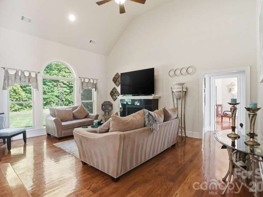 11855 Churchfield Lane, Charlotte, NC 28277.  MLS# CAR4383423, YatesRealty ID 23954. 